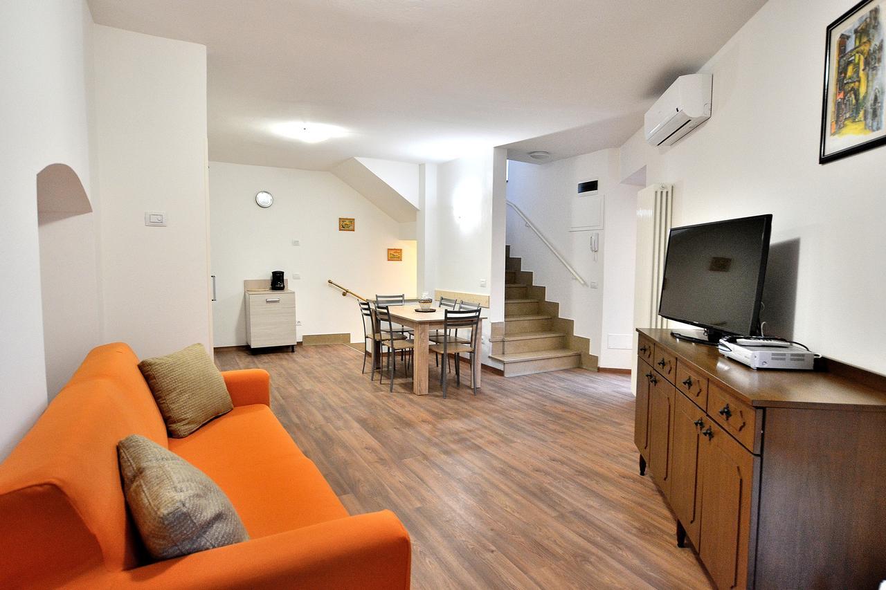 Apartment Del Pescatore Torri Del Benaco Exterior photo