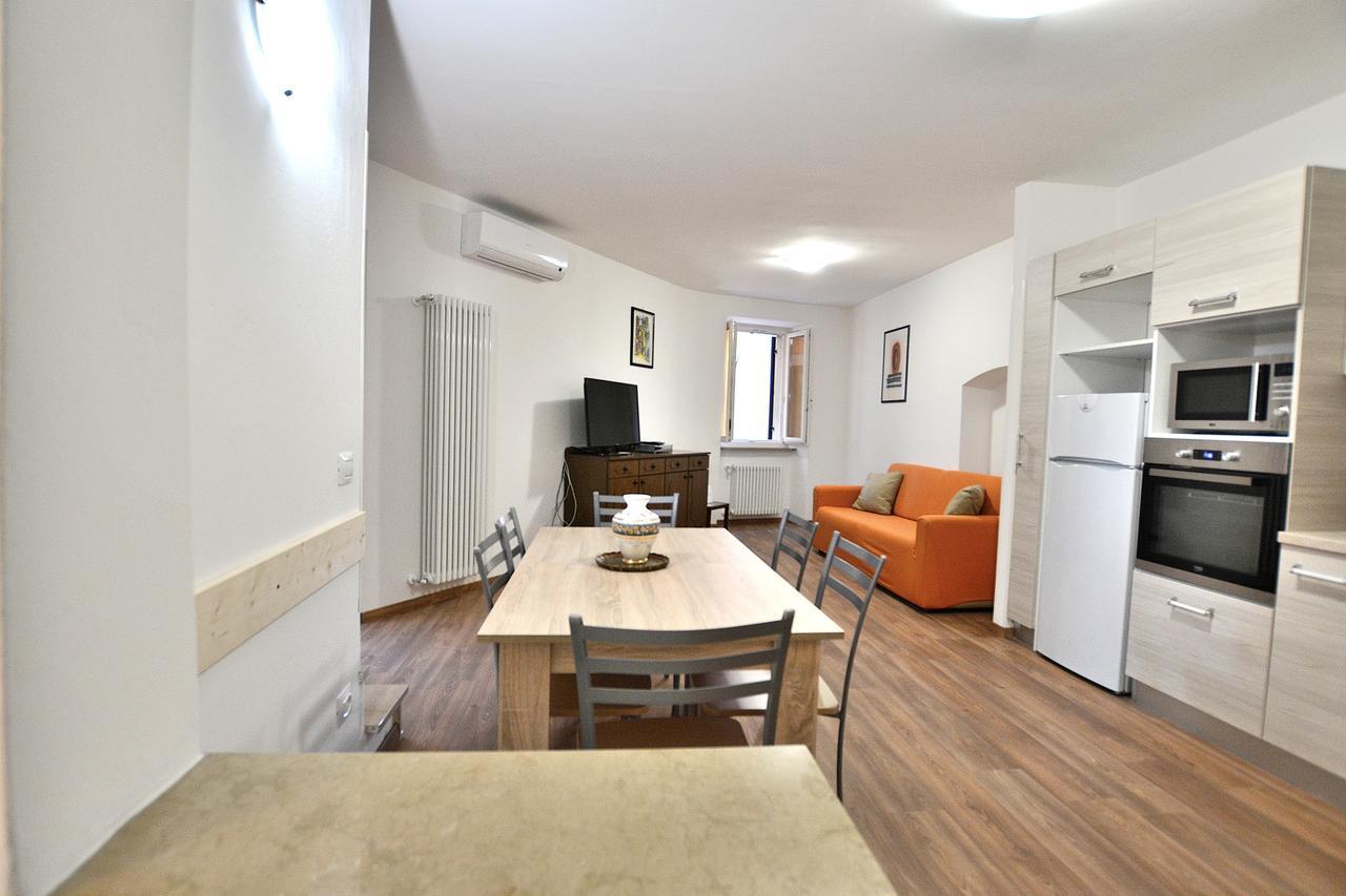 Apartment Del Pescatore Torri Del Benaco Exterior photo