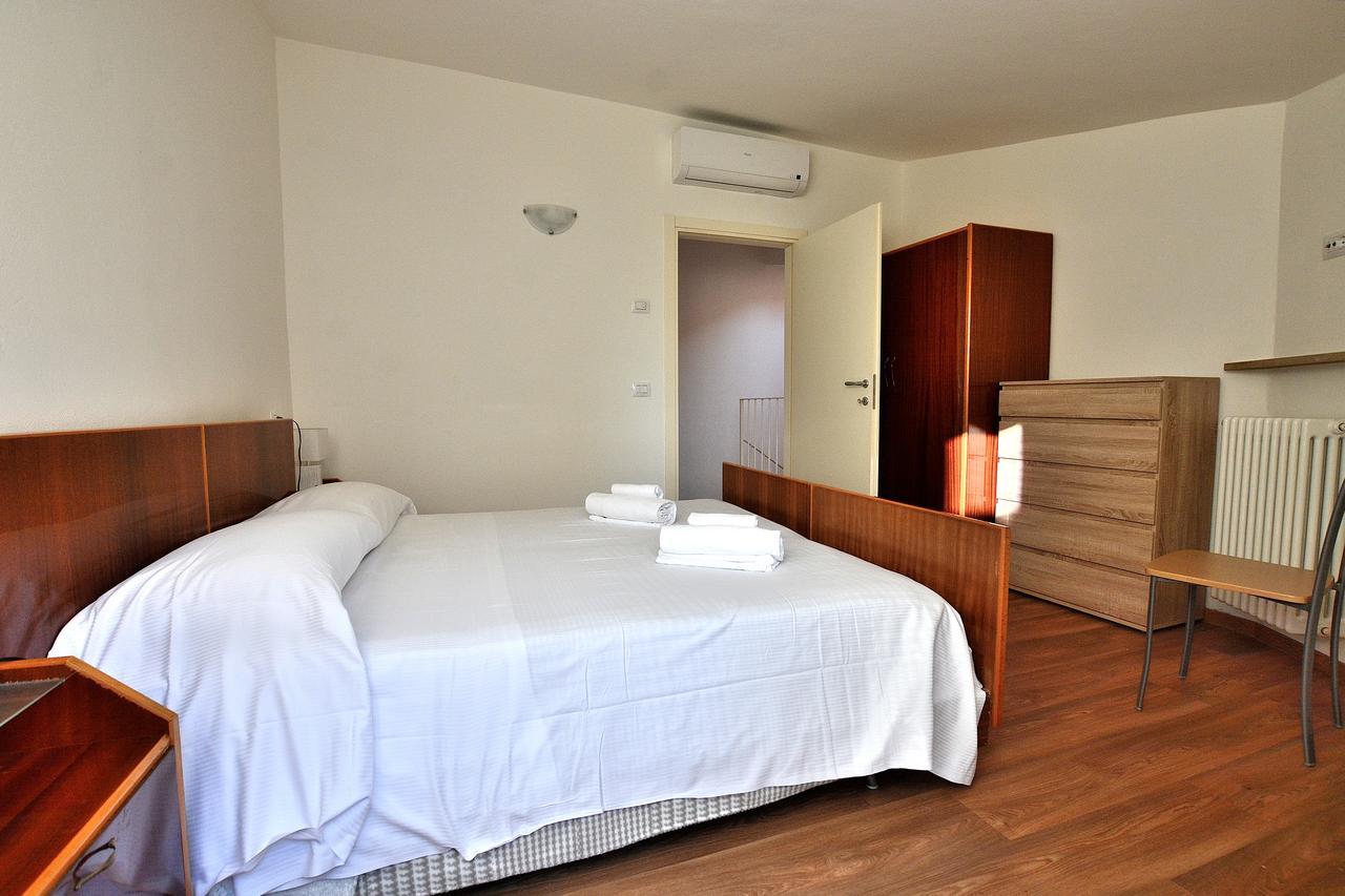 Apartment Del Pescatore Torri Del Benaco Exterior photo
