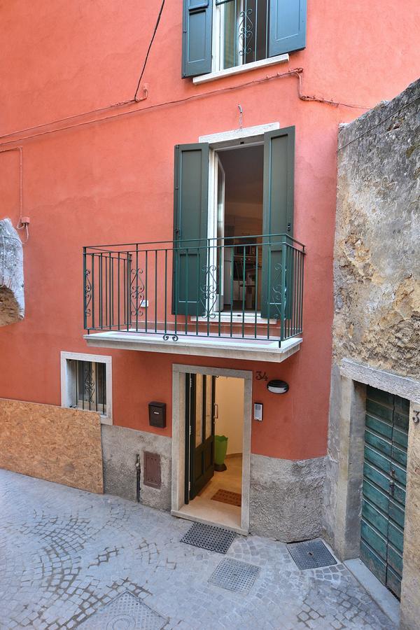 Apartment Del Pescatore Torri Del Benaco Exterior photo