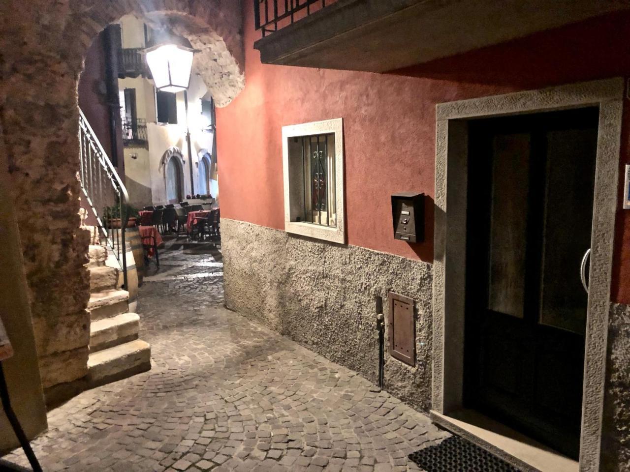 Apartment Del Pescatore Torri Del Benaco Exterior photo